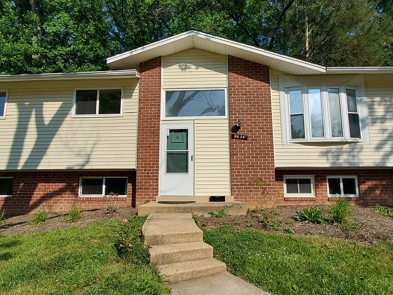 8634 Cromwell Dr — Photo 2