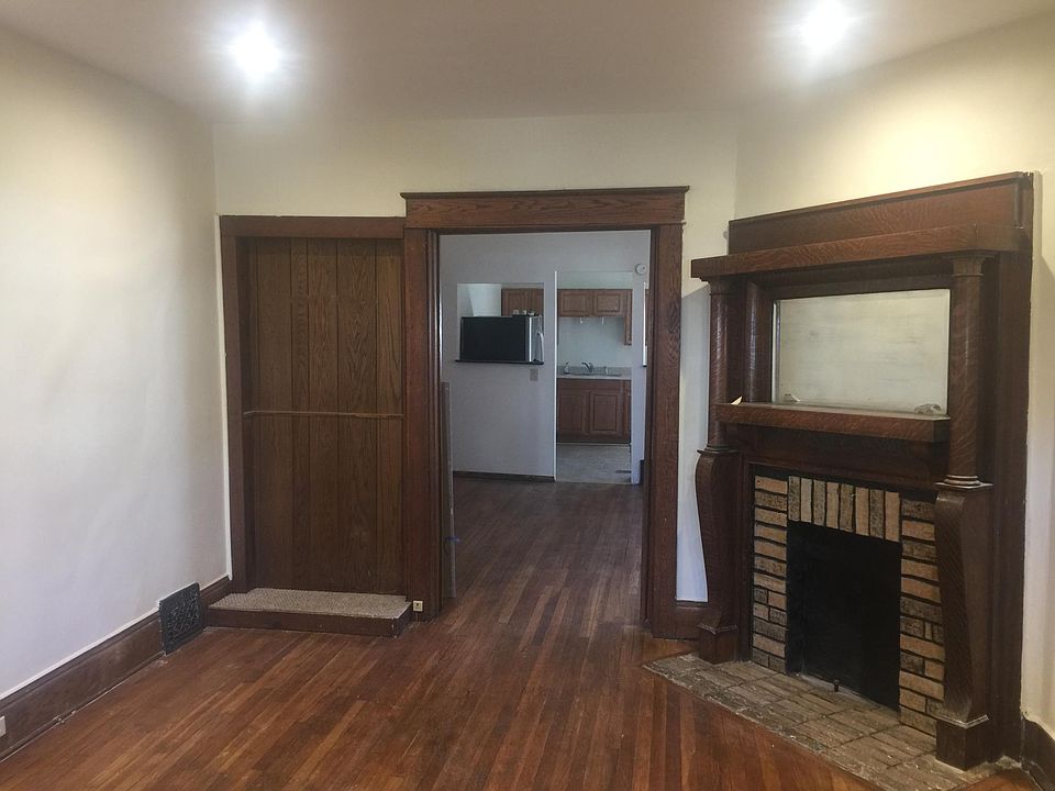 Living room with 720 watt equivalent LED lighting on dimmer