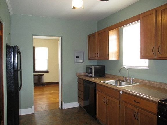 3rd image of 1426 Hillsdale Ave APT 5