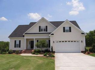 1422 Nottingham Dr, Hartsville, SC 29550