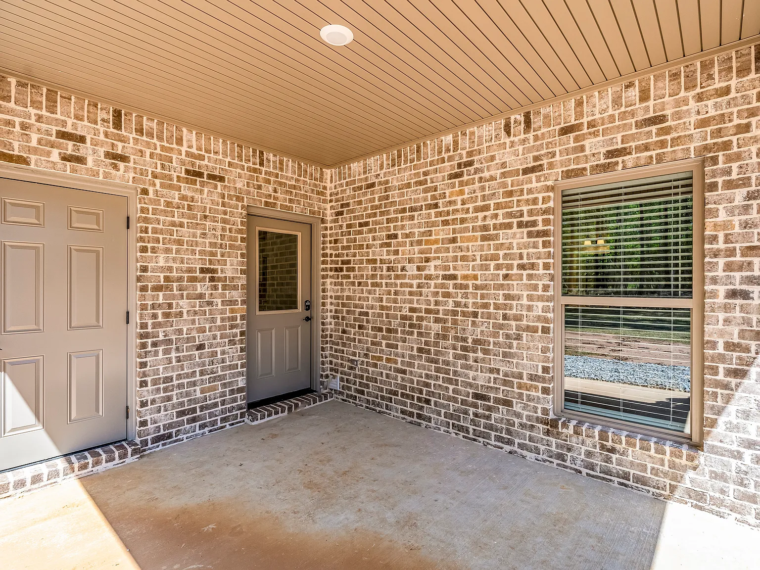 3 bed, 1000 sqft, $1,390 — Photo 4