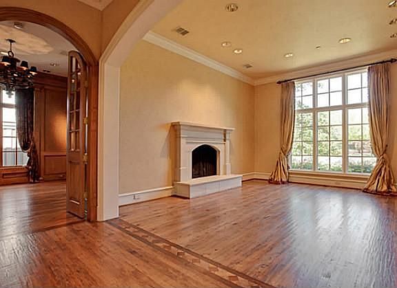 3rd image of 6214 Woodland Dr