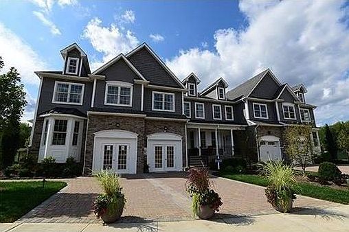 1st image of 40 Gonzalez Dr