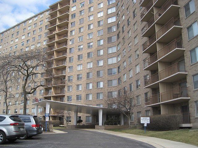 1st image of 6833 N Kedzie Ave APT 1406