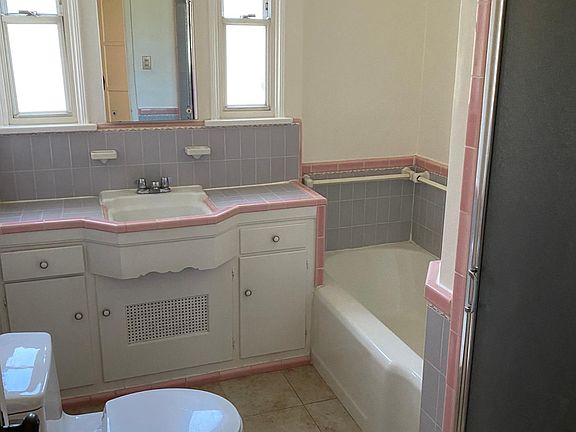 4th image of 840 S Sherbourne Dr #1/2