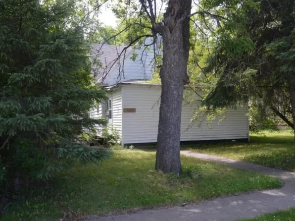 1320 2nd Ave N, Fargo, ND 58102