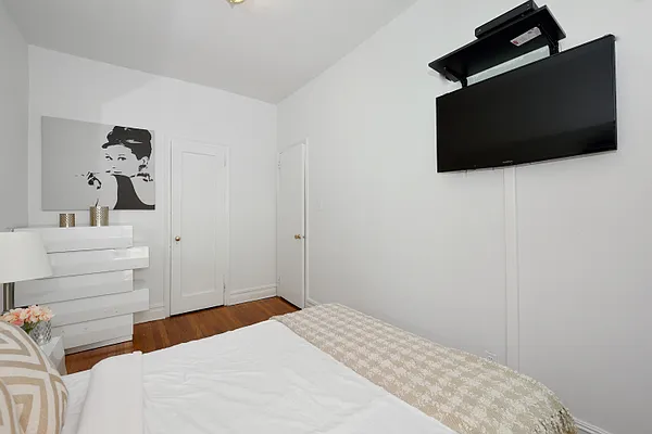 Rented by Corcoran | media 59