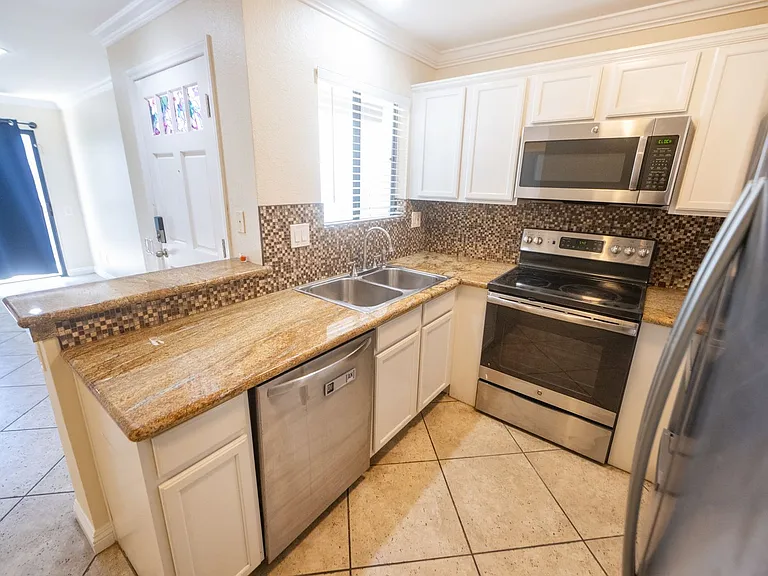 3550 Sunset Ln #13 — Photo 6