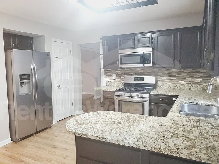 1020 Towne Manor Ct NW — Photo 3