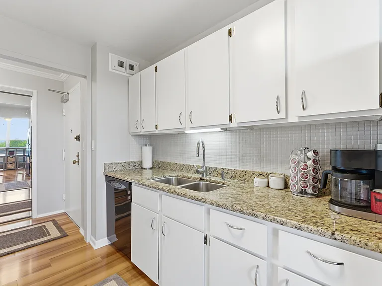 3550 N Lake Shore Dr #902 — Photo 13