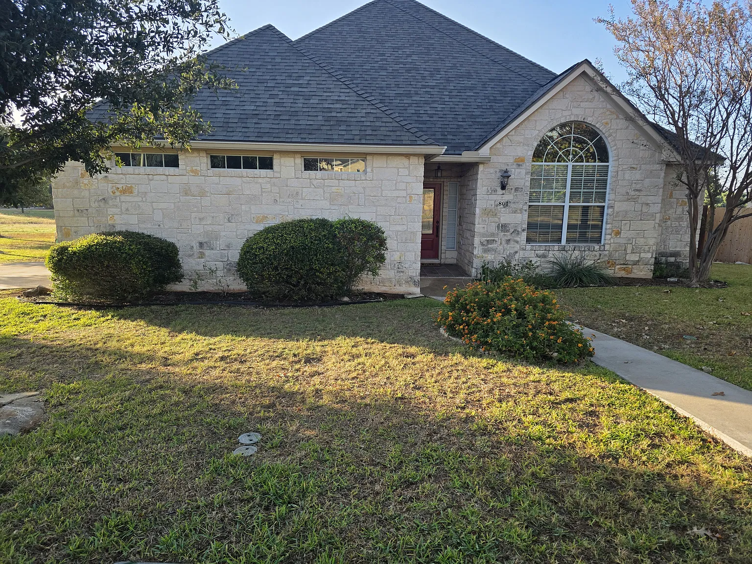 3 bed, 1656 sqft, $2,950 — Photo 1