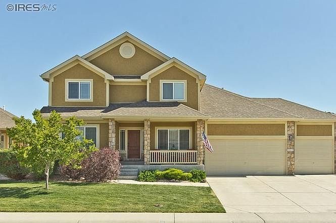 All stucco, 4 parking spots