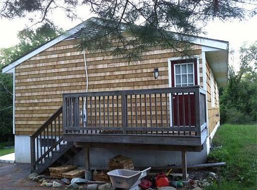 2nd image of 28 Podunk Rd