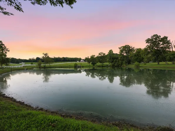4220 Little Pond Ln, Thompsons Station, TN 37179
