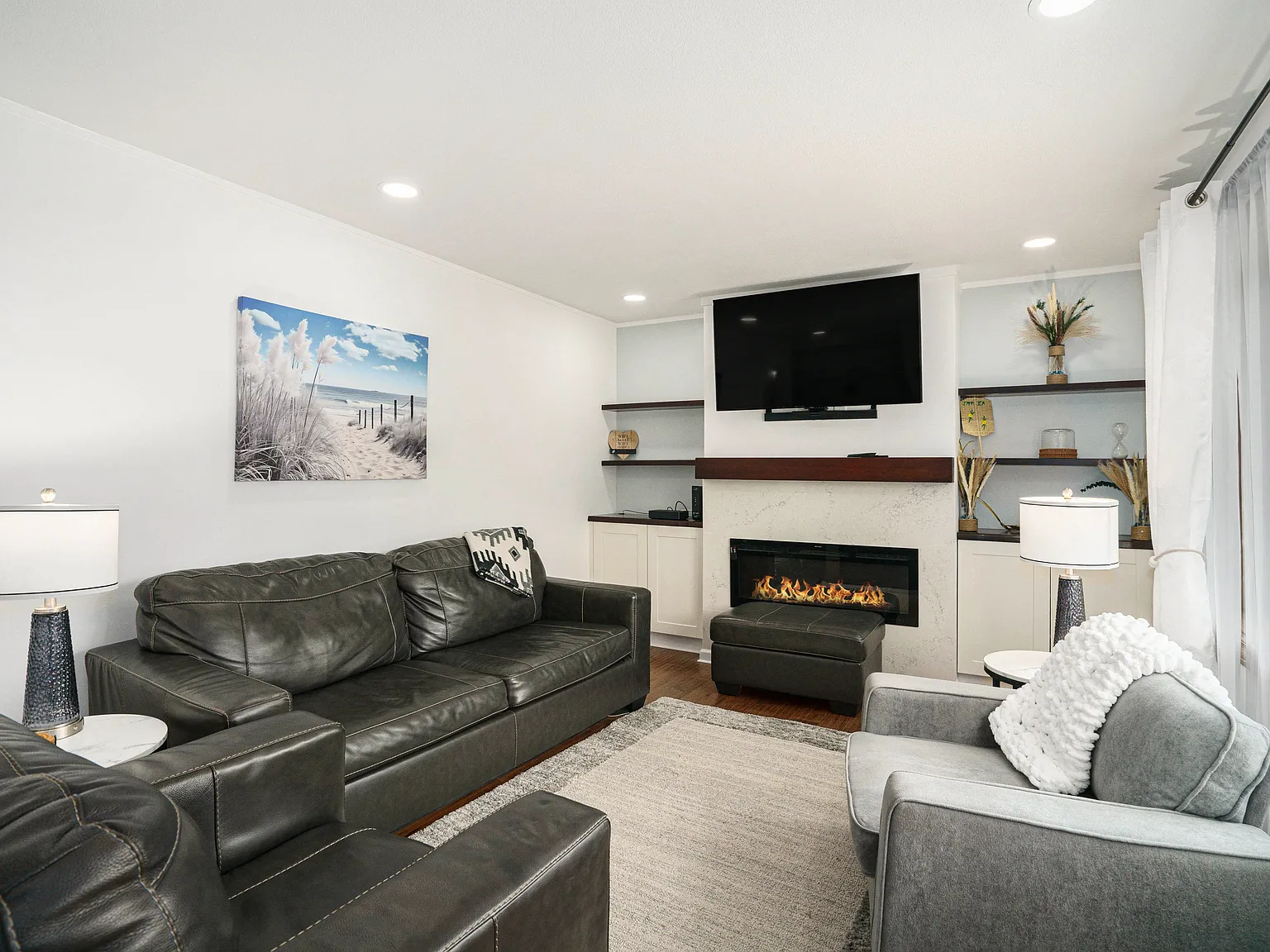 3 bed, $3,000 — Photo 2