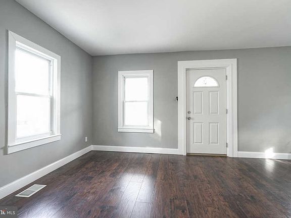 4th image of 9 E Haines Ave