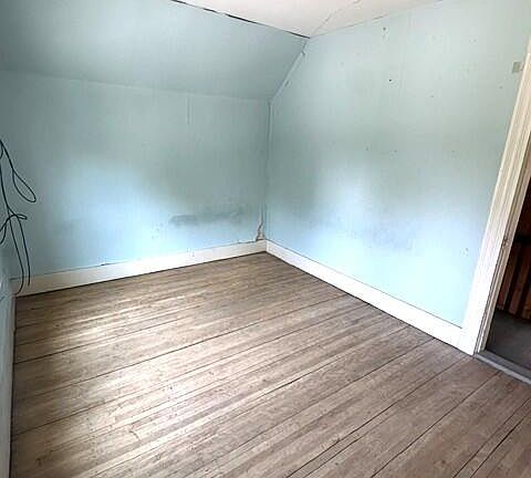 14th image of 627 Prospect Avenue