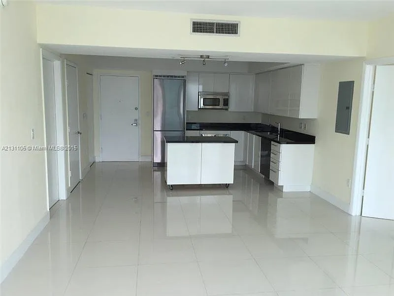 2 bed, 1129 sqft, $3,850 — Photo 2