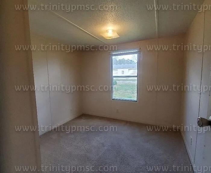 106 Vaughn Dr — Photo 10