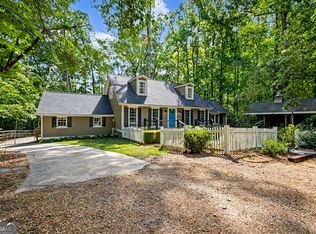 893 Happy Valley Cir, Newnan, GA 30263
