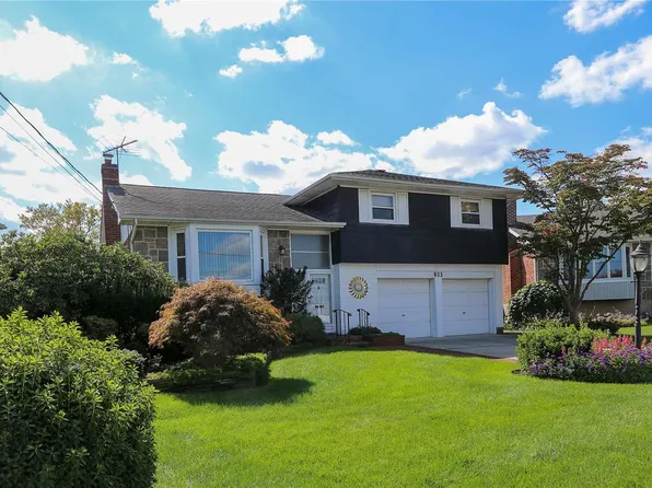 933 Lawrence Court, North Bellmore, NY 11710