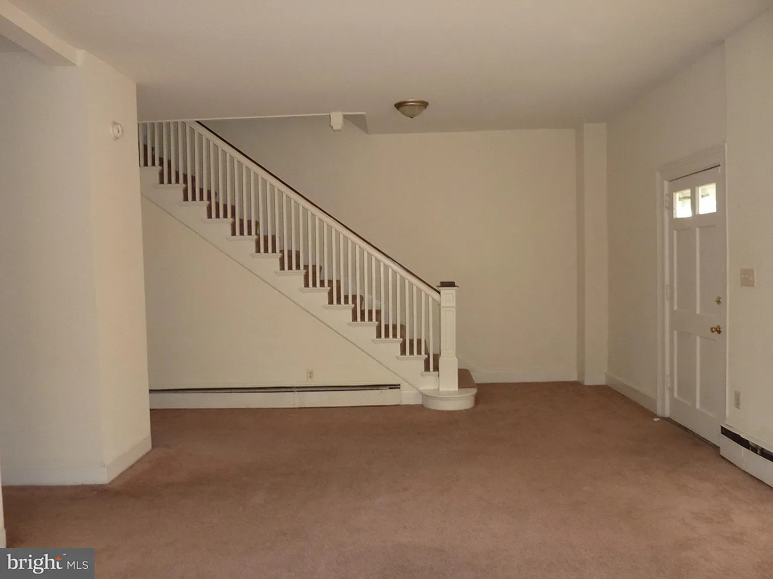 3 bed, 1.5 bath, 1664 sqft, $1,475 — Photo 3