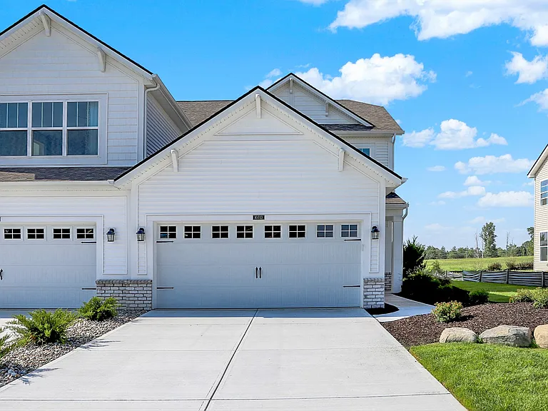 10713 Mangrove Dr — Photo 2