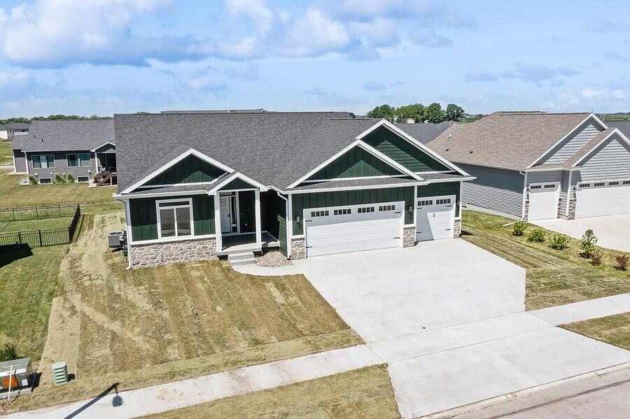 1st image of 1811 Ledges Dr