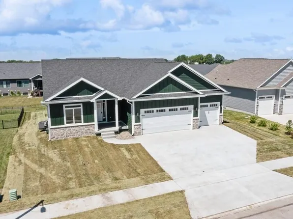 1811 Ledges Dr, Ames, IA 50010
