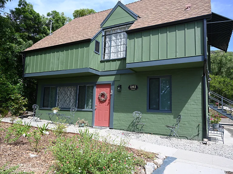 181 E Alegria Ave — Photo 22