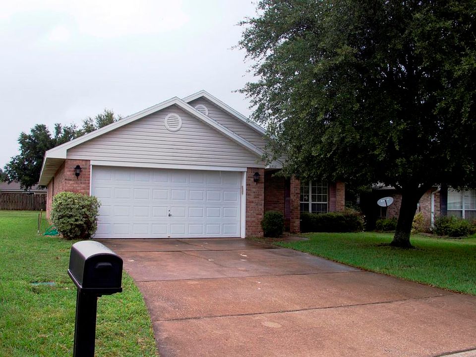 1st image of 2712 Creekfront Dr