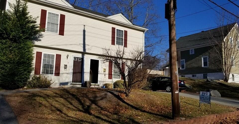1st image of 74 Metcalf Ave