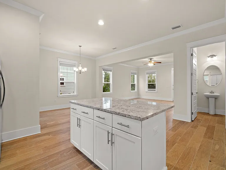 99 Grande Pointe Cir — Photo 11
