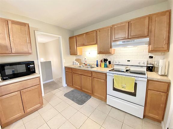 2nd image of 5717 Sir Galahad Ln