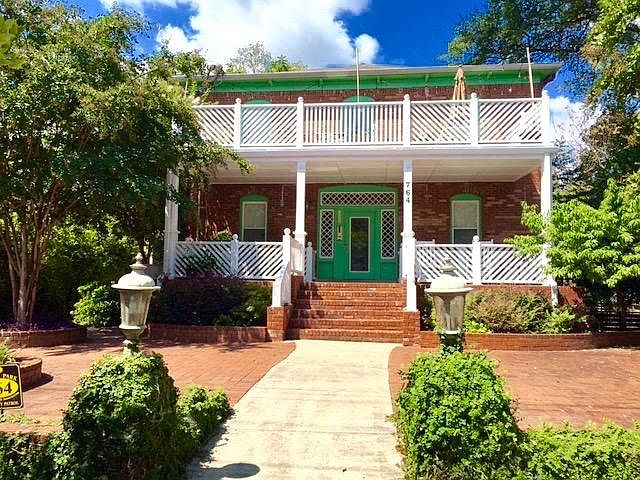 Remodeled factory building located in Inman Park's historic district. Unit for rent has direct access to the front porch.