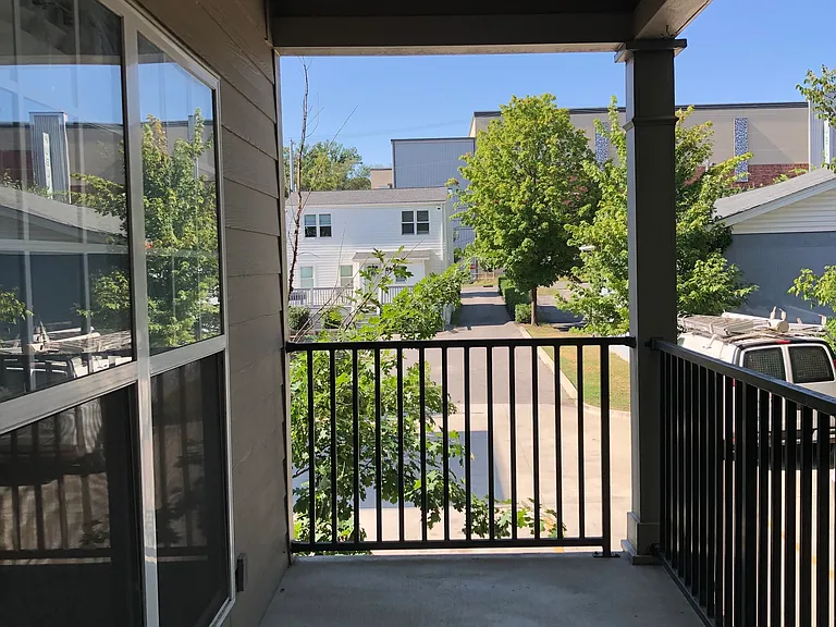 2304 Elliott Ave #103 — Photo 20