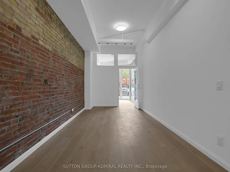 647 College St #101 — Photo 17