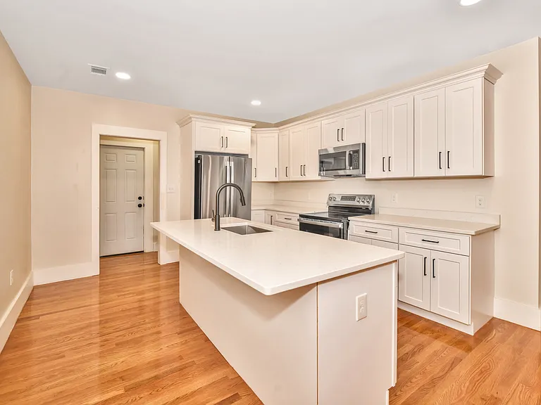 30-32 Westmore Rd #2 — Photo 8