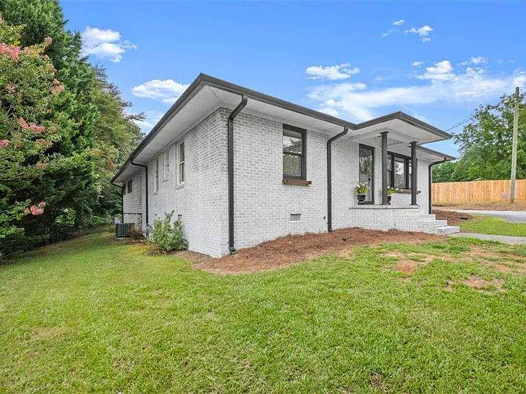2110 Prather Bridge Rd — Photo 4