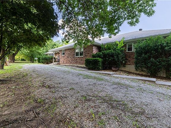 4th image of 5507 NE Woodbine Rd