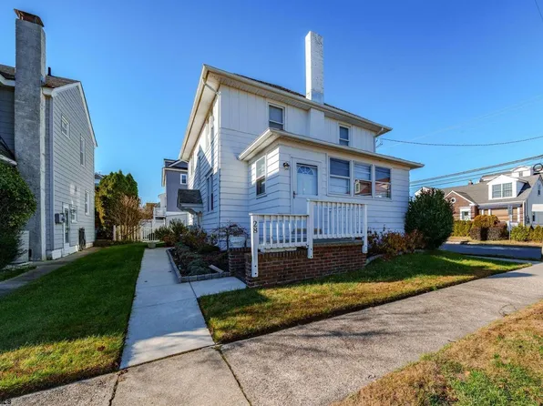 28 N Kenyon Ave, Margate, NJ 08402