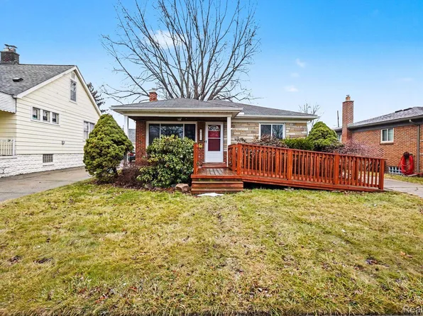 22510 Lincoln St, Saint Clair Shores, MI 48082