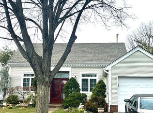 26 Rutland Ln, Monroe Township, NJ 08831