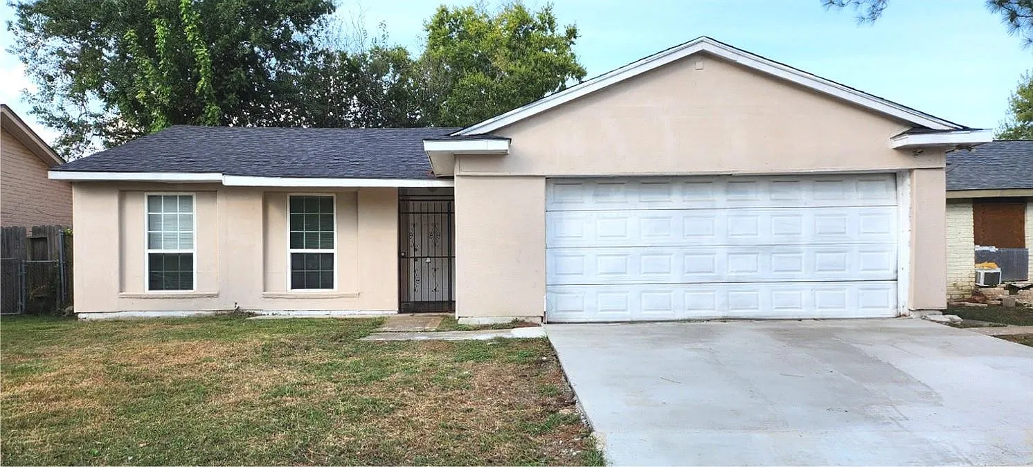 3 bed, 2.0 bath, 1356 sqft, $1,795 — Photo 1