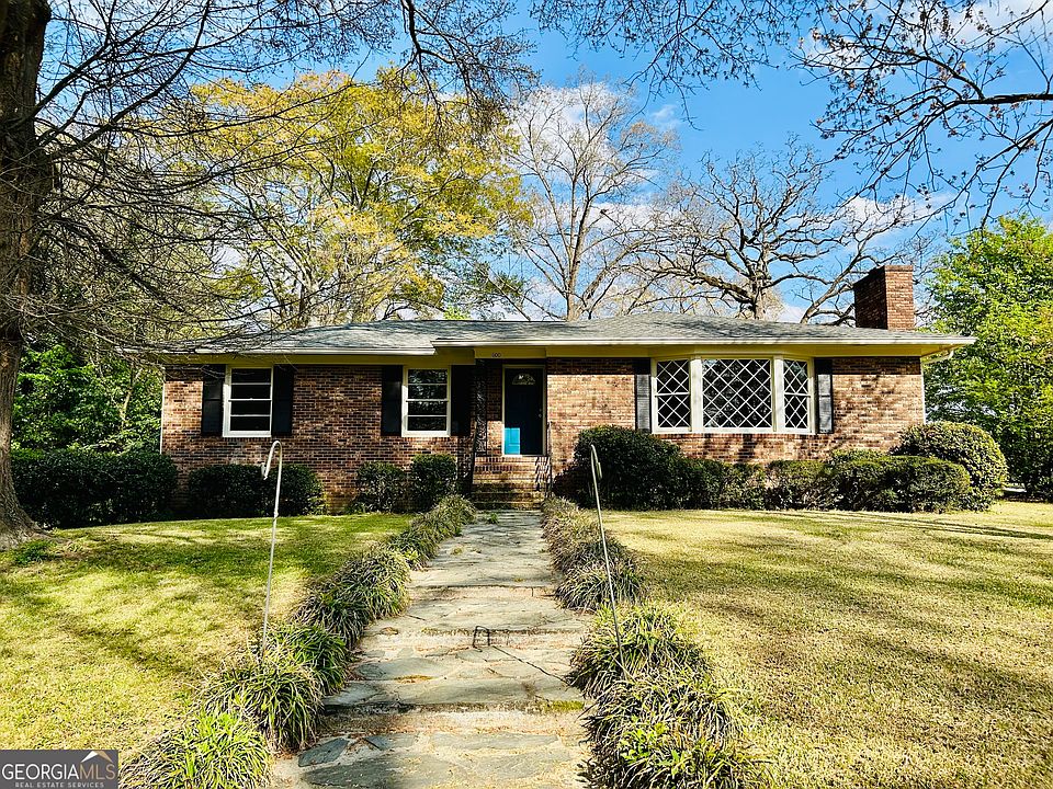 1st image of 600 Oakcrest Dr