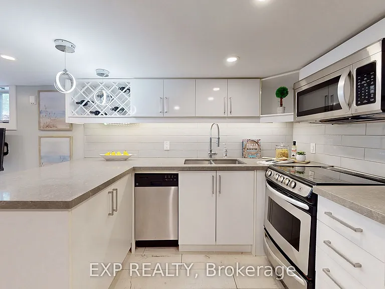 122 Parkmount Rd #D — Photo 8