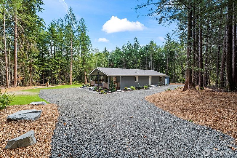 2nd image of 3975 Salmonberry Road SE