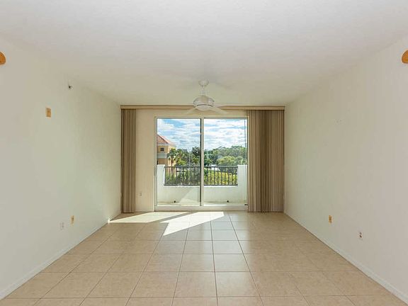 5th image of 2421 NE 65th St #2-410