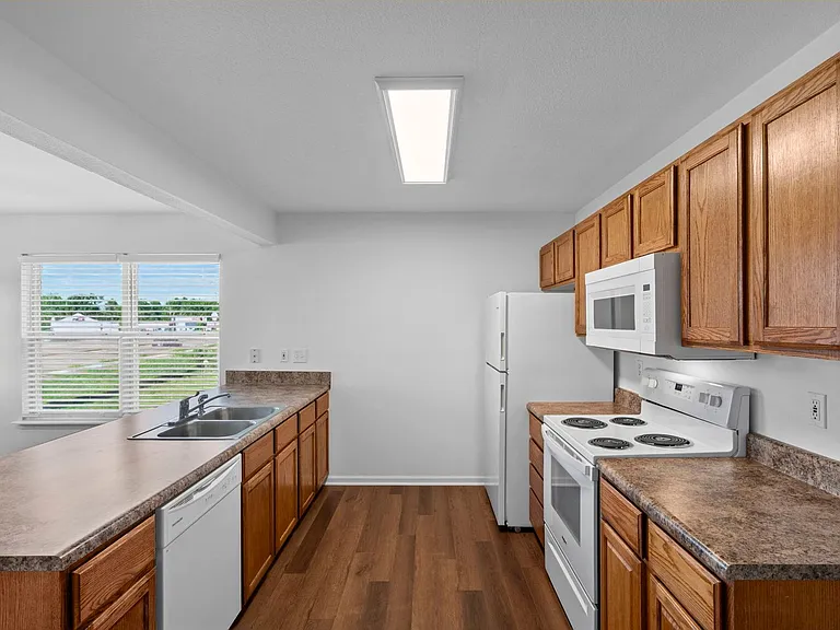 2409-2411 Northampton Dr. — Photo 12