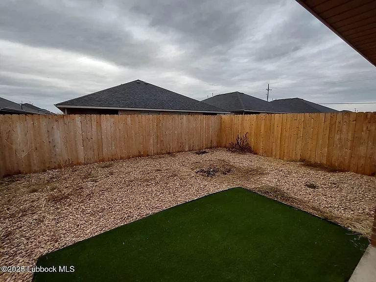 2121 N Jayton Ave #A — Photo 18